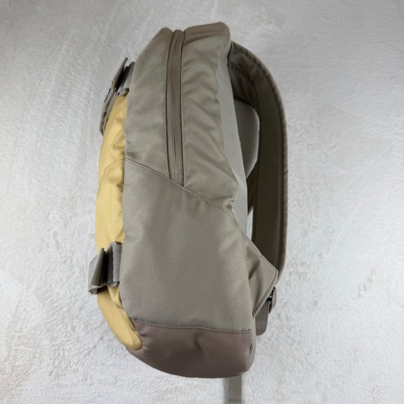 Nike SB Courthouse Backpack Tan Gold Skateboarding Travel Laptop School Bag - Picture 5 of 13